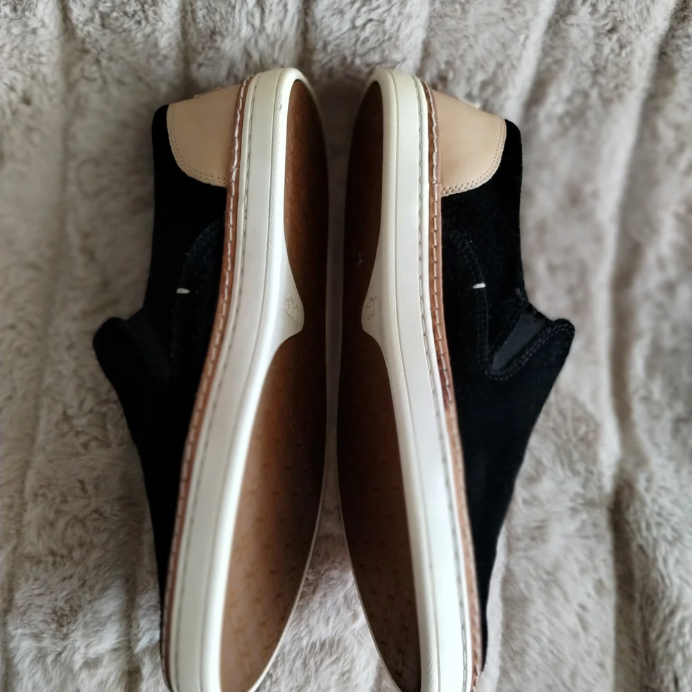 UGG Slip-On Sneakers Black Perforated Leather Casual Shoes Women’s 7.5
